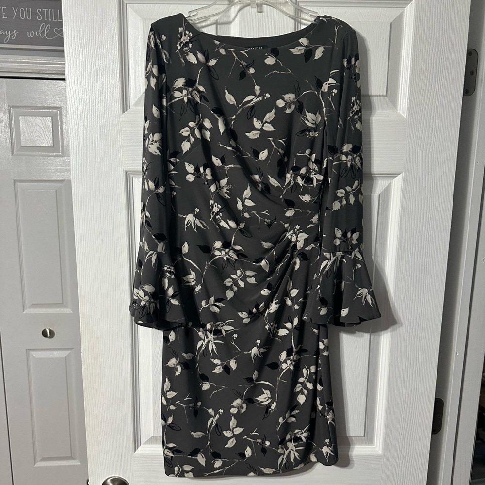 Beautiful Ralph Lauren Petite Floral Ruched Side/Back Dress